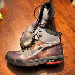 Nike ACG boots. Rare men's size 11